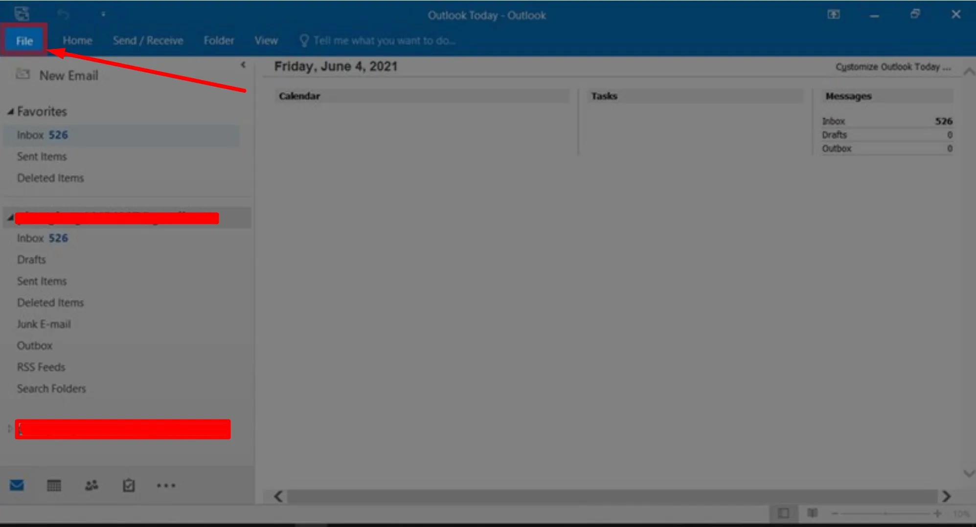 Cách cài đặt email trên Outlook 2016 đơn giản, nhanh chóng Chọn File